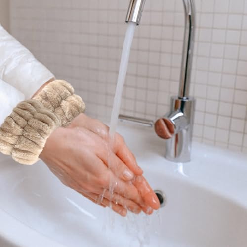Microfiber Wrist Washbands for Washing Face - 2 Pairs, Camel & Leopard Print