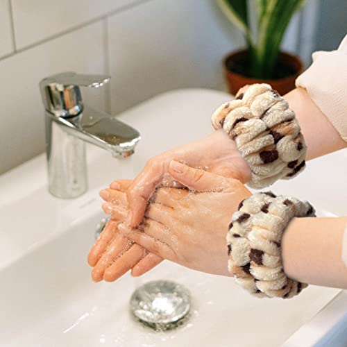 Microfiber Wrist Washbands for Washing Face - 2 Pairs, Camel & Leopard Print