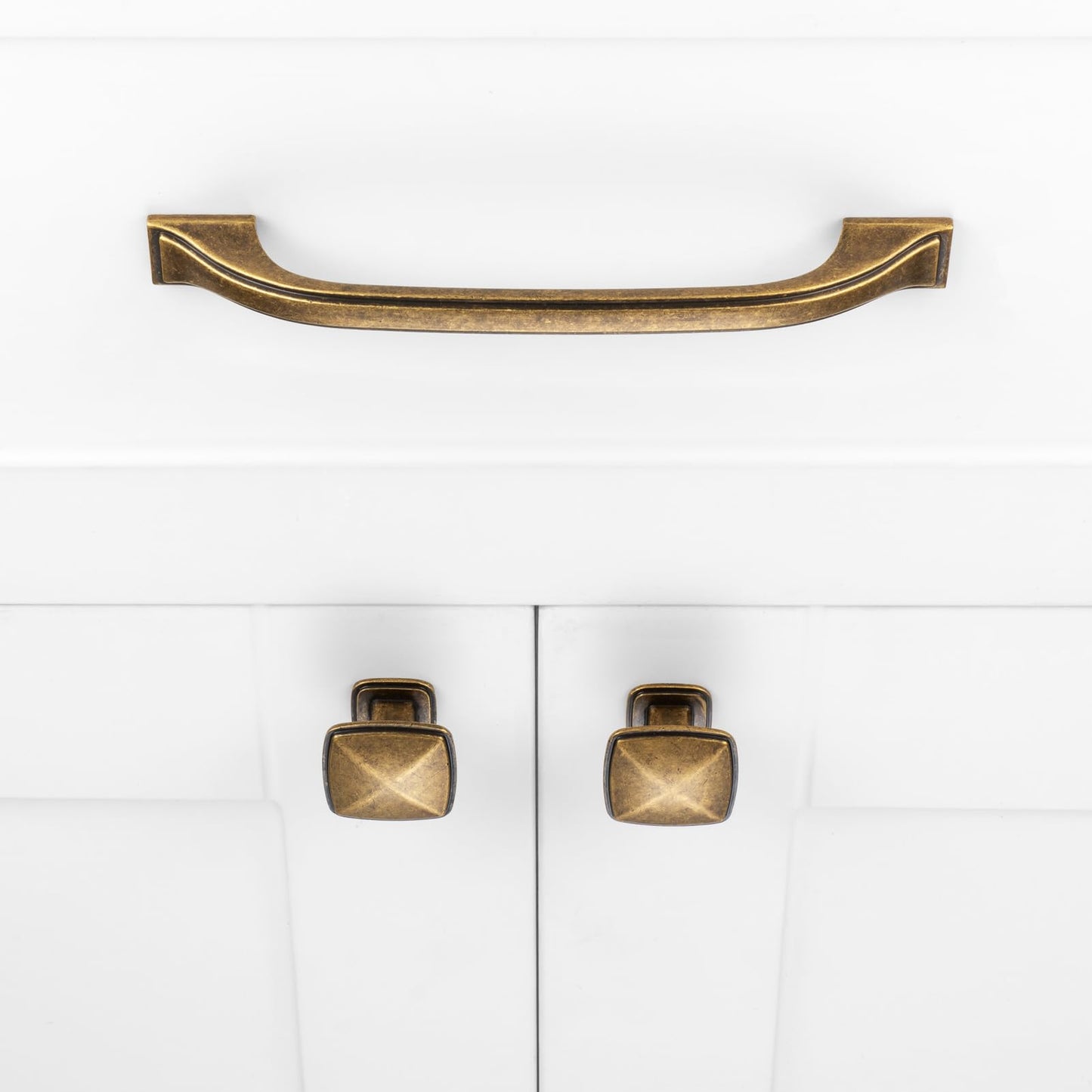 BEROSSA Antique Brass Cabinet Knobs Vintage Brass Drawer Knobs, 10 Pack 1-1/4 Inch, 1990 Square Single Hole Cabinet Pulls for Kitchen Cabinets Drawers Bedroom Dresser Cupboard Bathroom Vanity