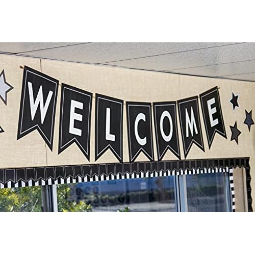 Teacher Created Resources Modern Farmhouse Black Pennants Die-Cut Border Trim