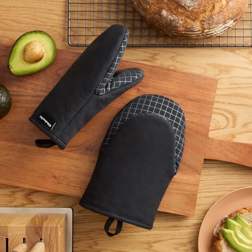 KITCHENAID Gourmet Series Gridlines Mini Oven Mitts 2-Pack Set, Heat Resistant up to 600¡ÆF, Soft Silicone Grip, Magnetic Cuff, Matte Black, 5.5"x9"