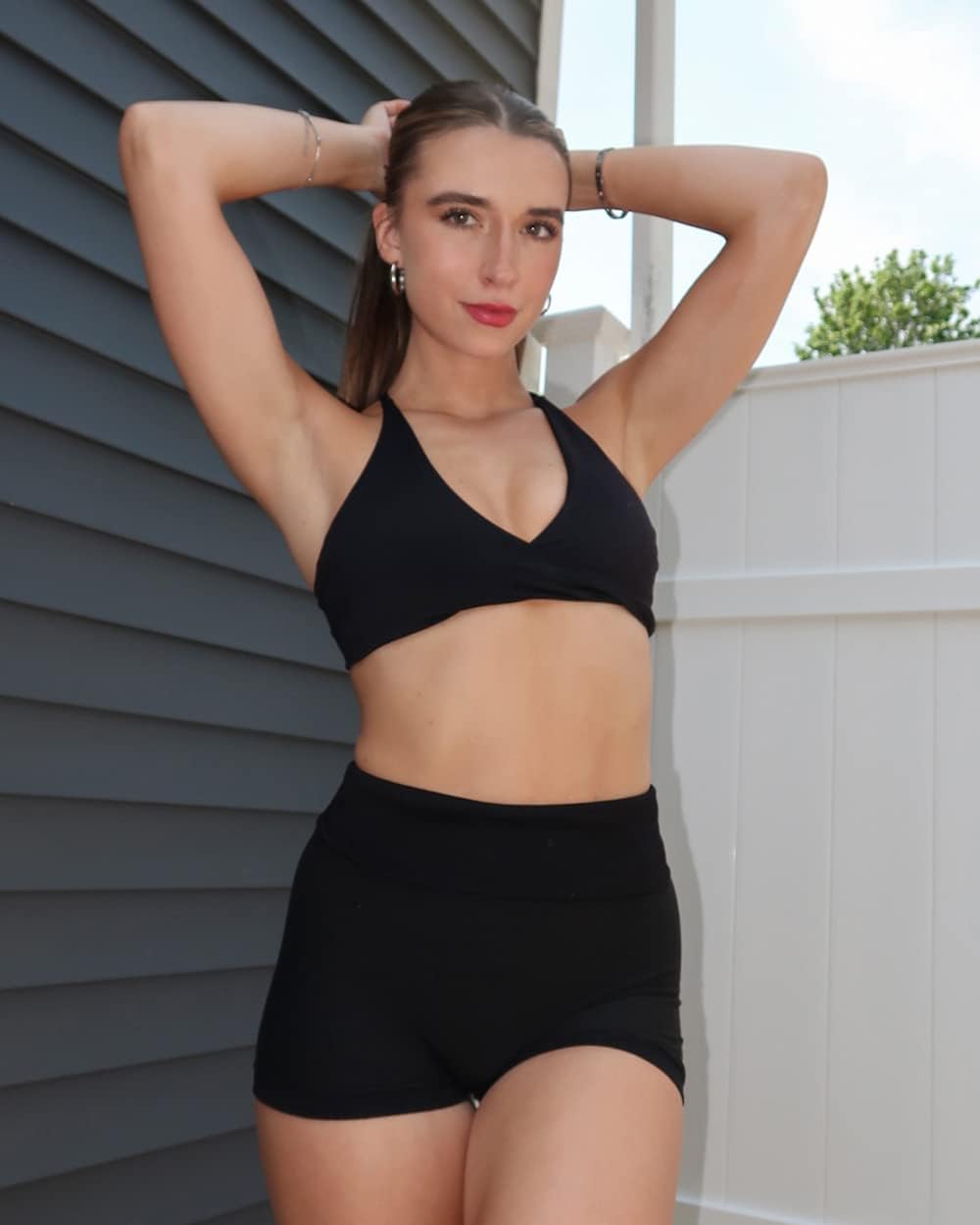 SUUKSESS Women's Strappy Sports Bra Set - Open Back Design with Twist V Neck | Comfortable Workout Crops