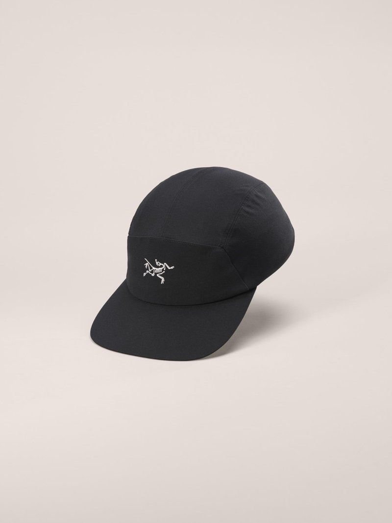 Arc'teryx Gamma 5 Panel Cap | Softshell Cap for Sun (and Rain) Coverage | Black/Arctic Silk, Large X-Large