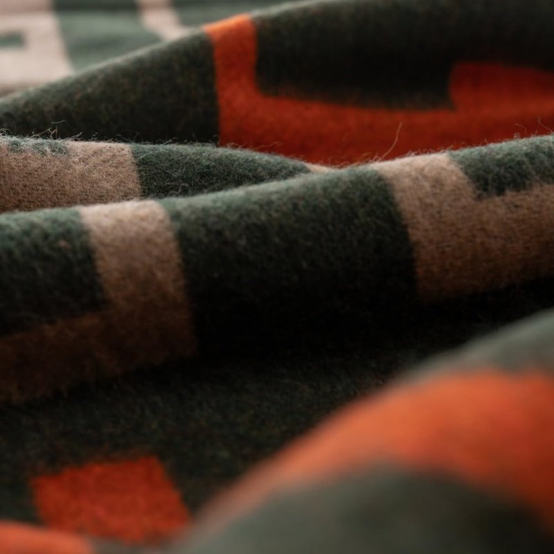 Arcturus Rainier Wool Blanket, Warm, Thick, Washable Wool Blanket for Home, Outdoors, Camping, Tailgates, Picnic, Hunting, Travel & Emergency Kits, Twin Size, 4.5 lb, Lone Pine