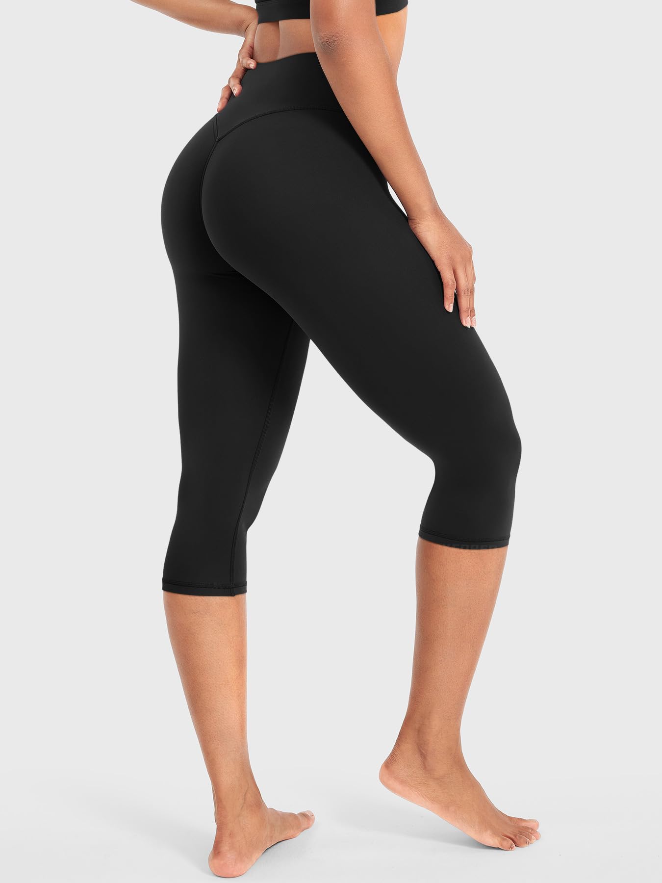 YEOREO Ease Womens Workout Capri Leggings 17" No Front Seam High Waisted Hidden Scrunch Gym Yoga Pants Black