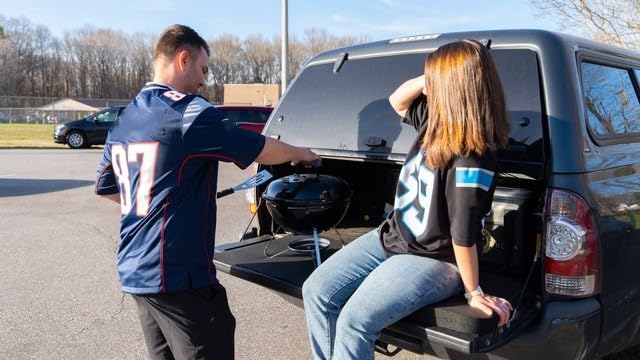 Ergonomic Tailgate Mat - Foam Cushion for Comfort & Water Resistance
