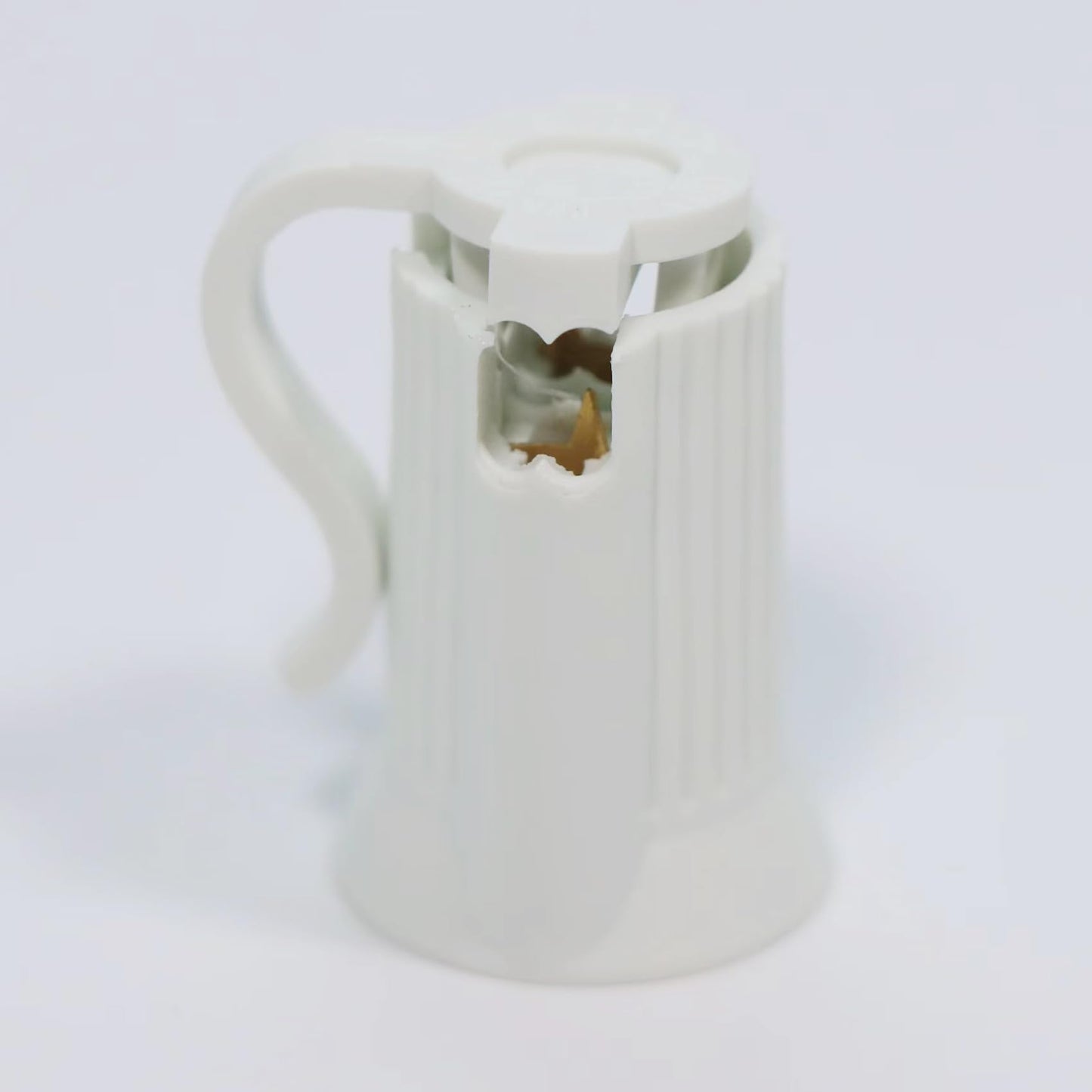 Encoidoz 25PCS C7 E12 Replacement Bulb Sockets & 1PC Vampire Plugs & 1 Wire Connector, C7 White Light Socket SPT-1 Christmas String Light Replacement Lamp Holder(E12, White, SPT-1)