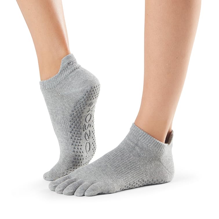 Toesox Low Rise Grip Socks 2-Pack Medium Heather Grey/Black for Yoga & Pilates