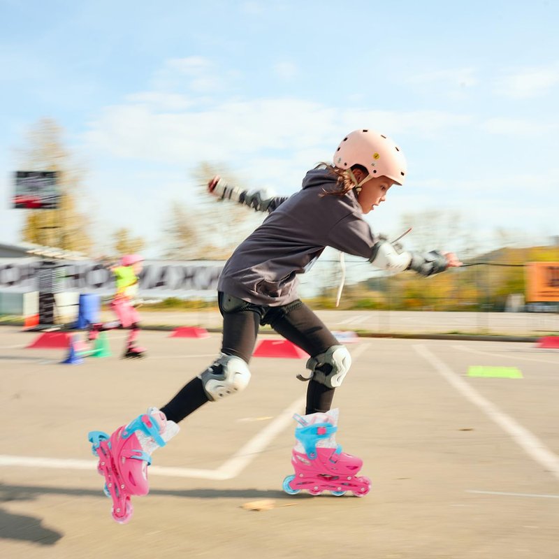 Besketo Light up Inline Skates for Girls, 4 Size Adjustable Roller Shoes with Full Illuminating Wheels for Kids, Hard Shell Roller Skates for Beginner Children Youth & Adult Women - S J9-J12 US