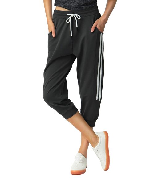 SPECIALMAGIC Women's Capri Pants Cropped Joggers with Pockets Elastic Waist Drawstring Capri Sweatpants Black 3X-Large