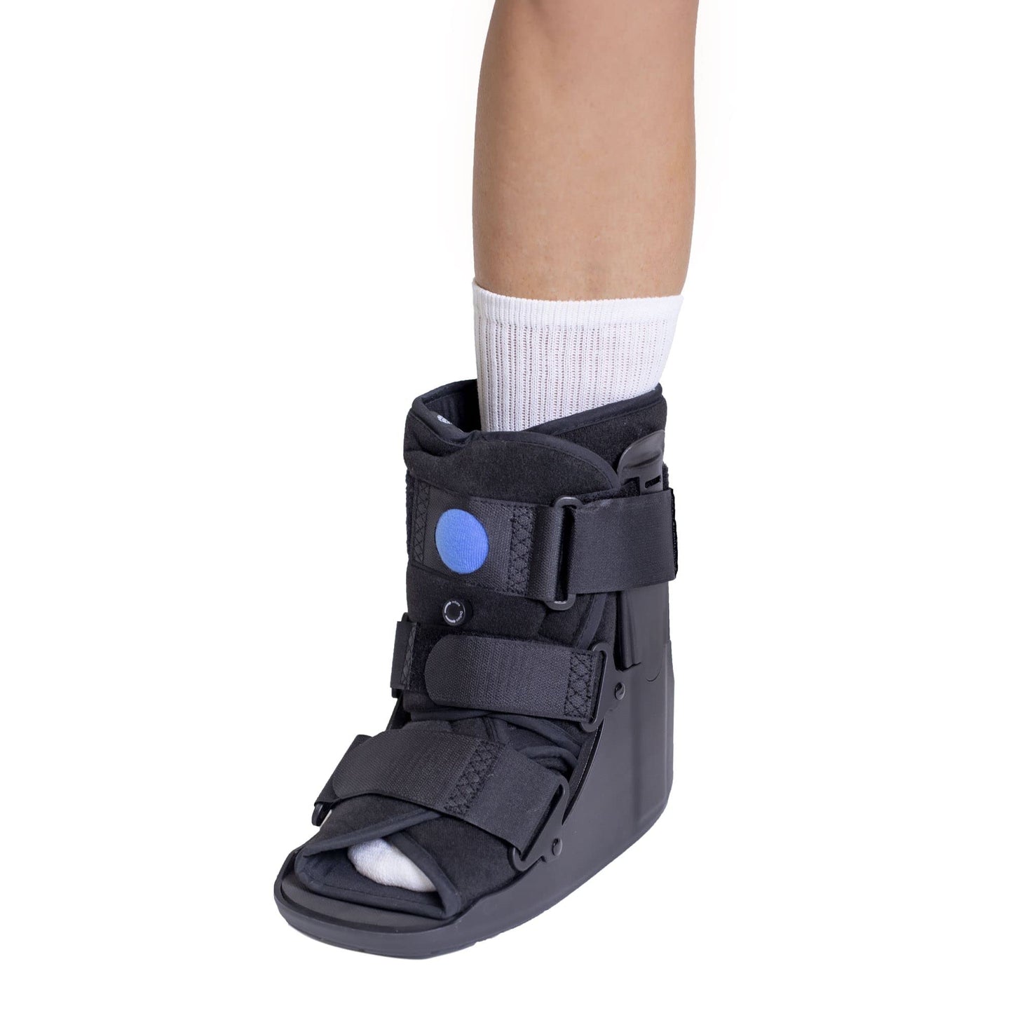 Brace Direct Short Air CAM Walker Boot - Adjustable Pneumatic Walking Boot for Broken Foot, Ankle Injuries, Sprains, Strains and Surgical Recovery (Medium - US Shoe Men 7.5-10 / Women 8.5-11.5)