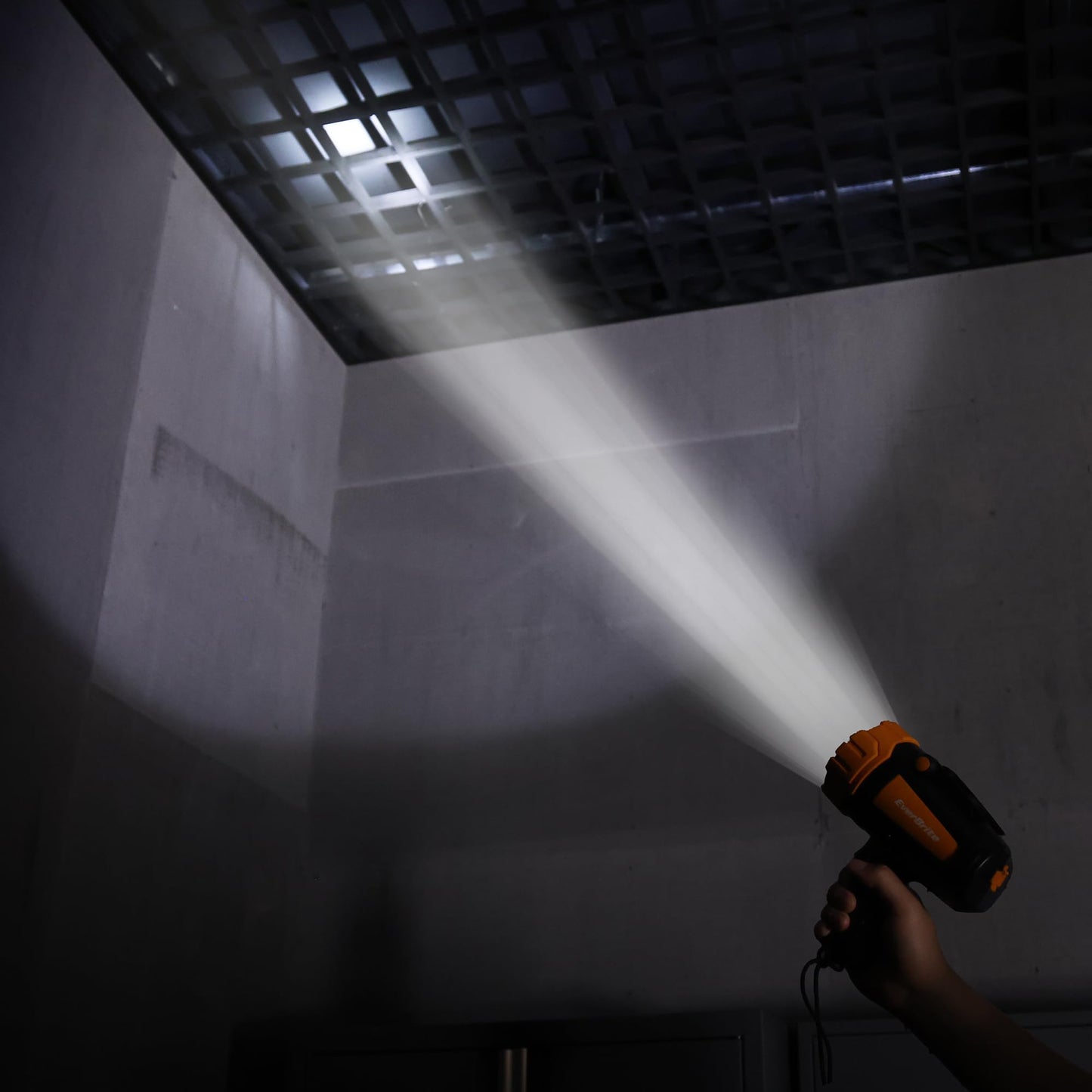 EverBrite Powerful Rechargeable Spotlight, 500lm LED Flashlight with Adjustable Stand, Perfect for Outdoor, Work, Emergency