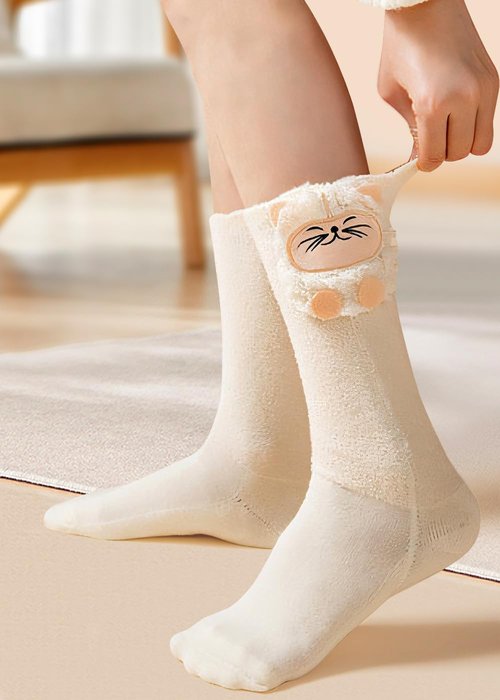 Heated Socks for Kids and Women - Boys and Girls Cute Electric Heating Socks,Upgraded 4000mAh Battery Pack (Not Ski Socks) (White for Women Adult, S/M)
