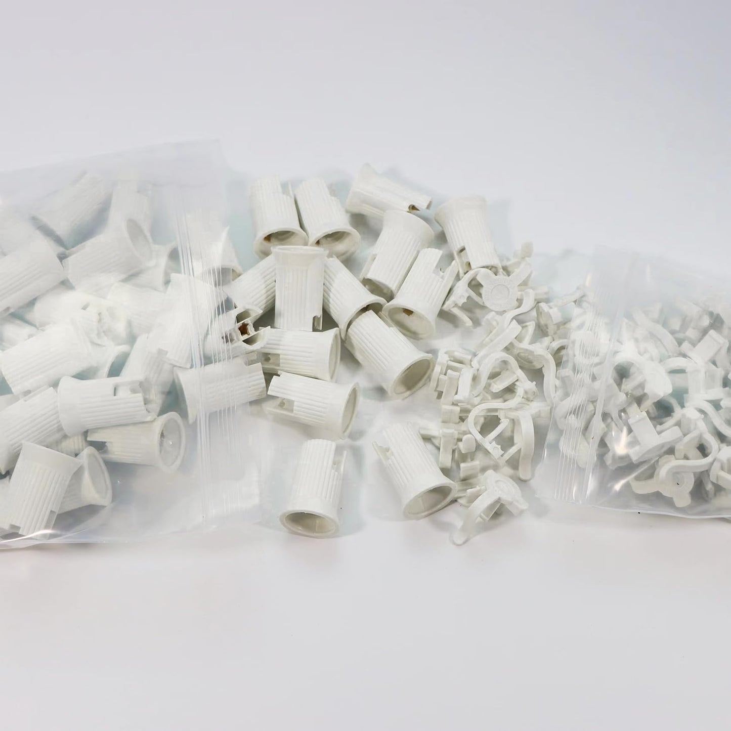 Encoidoz 25PCS C7 E12 Replacement Bulb Sockets & 1PC Vampire Plugs & 1 Wire Connector, C7 White Light Socket SPT-1 Christmas String Light Replacement Lamp Holder(E12, White, SPT-1)