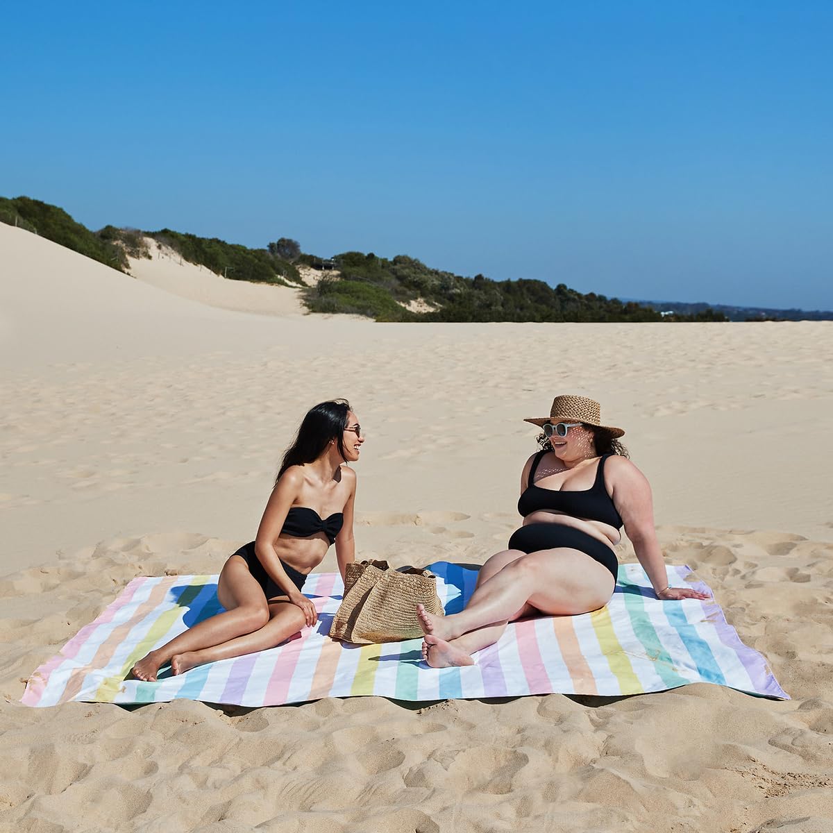 Dock & Bay Picnic Blanket - Quick Dry & Water Resistant - 100% Recycled Materials - Large (66x66) - Summer - Unicorn Waves