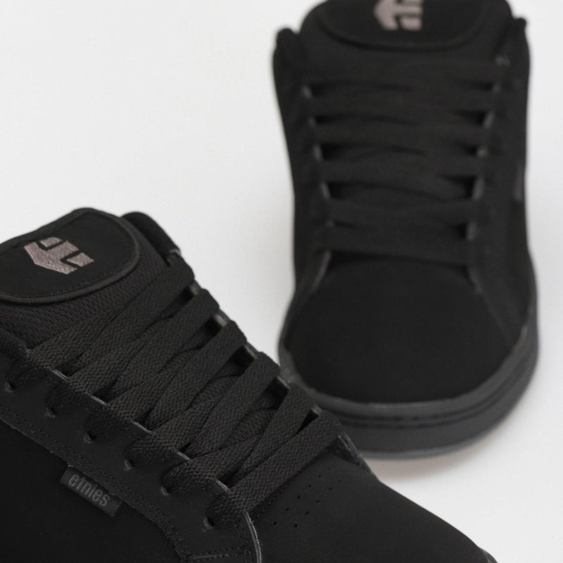 Etnies Fader – Classic Skate Heritage Style with on-Trend Puffy Look, Reinforced Cupsole, Cushioned Fit, Everyday Sneakers - Black Dirty Wash - 9.5