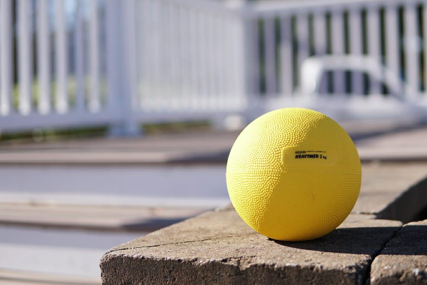 Gymnic Heavymed 2 Medicine Ball, 15cm/2 kg/4.4 lb, Yellow