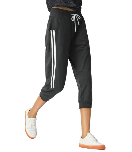 SPECIALMAGIC Women's Capri Pants Cropped Joggers with Pockets Elastic Waist Drawstring Capri Sweatpants Black 3X-Large