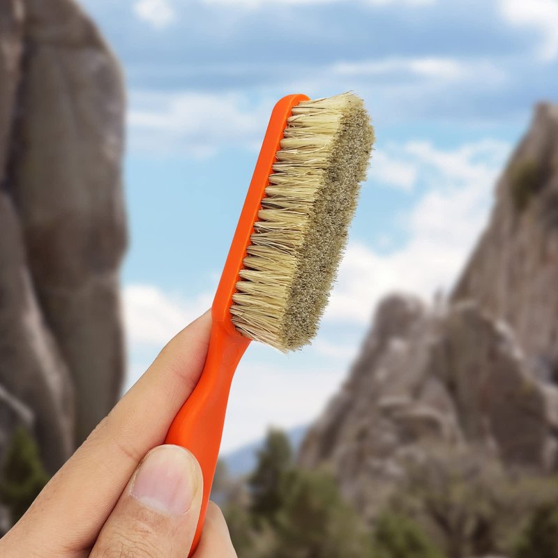 Climbing Chalk Brush with Thick Ultra Durable Boar's Hair Bristles, Bouldering Brush with Ergonomic Handle Portable with Climbing Chalk Bag(Not Included) for Climbing Wall Holds (Black+Deep Blue)