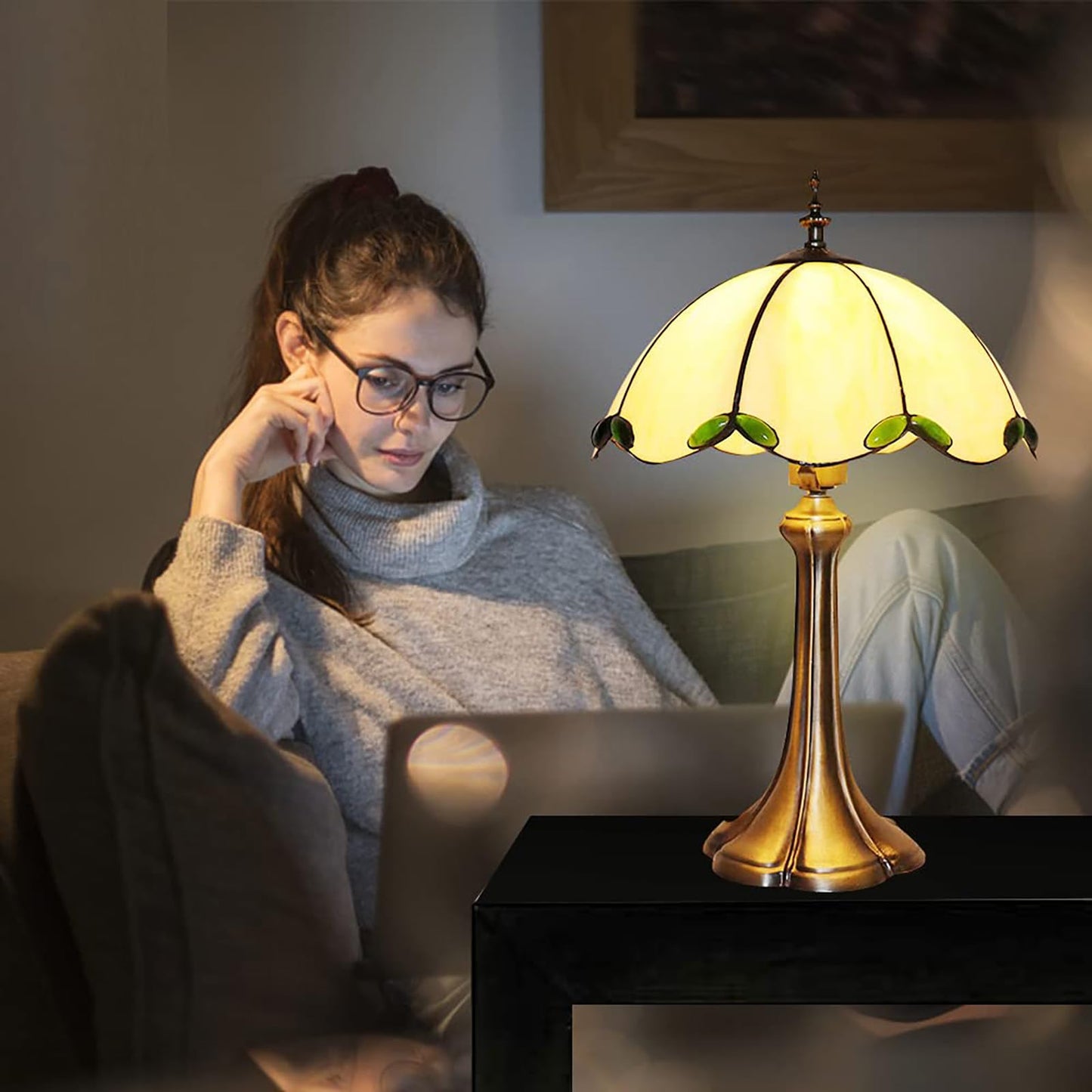 YingJu Tiffany Style Table Lamp,Beige Stained Glass Lamp,Vintage Lamp,12 Inches Wide,for Bedroom,Living Room,Home Office (Including LED Bulbs)