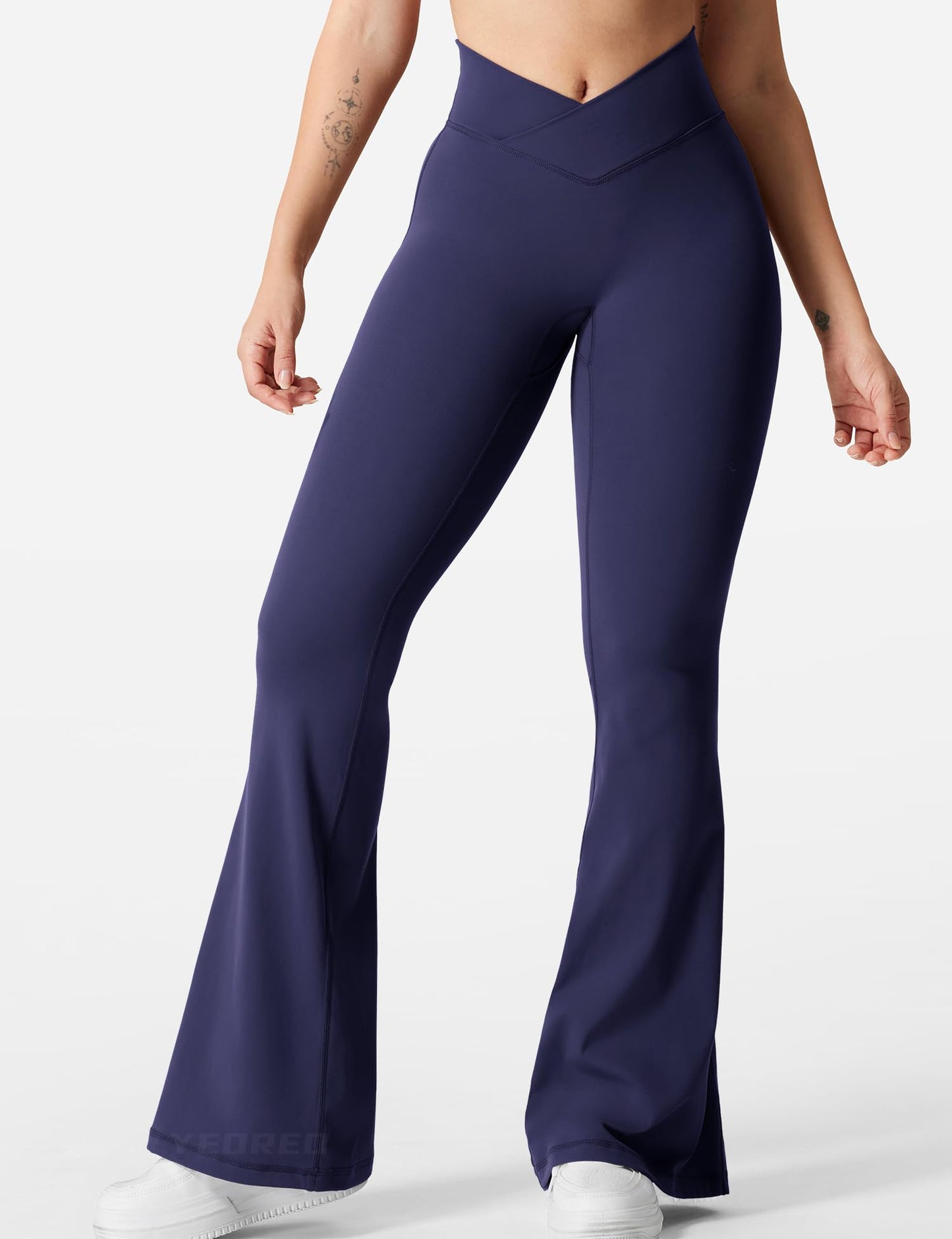 YEOREO Kalie Flare Scrunch Leggings for Women V Cross Waist Bell Bottom Yoga Pants Tummy Control Bootcut Workout Leggings Navy M