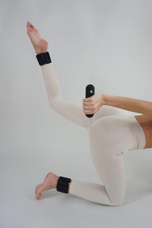 Vitality Vault Pilates Pro Power Pack - Workout Essentials - 2.2lb Hand Weights, 2.2lb Ankle Weights/Wrist Weights, Resistance bands, Pilates Ball, Canvas Tote Bag - For Beginners or Advanced - Home or Gym/Studio Use. (Onxy)