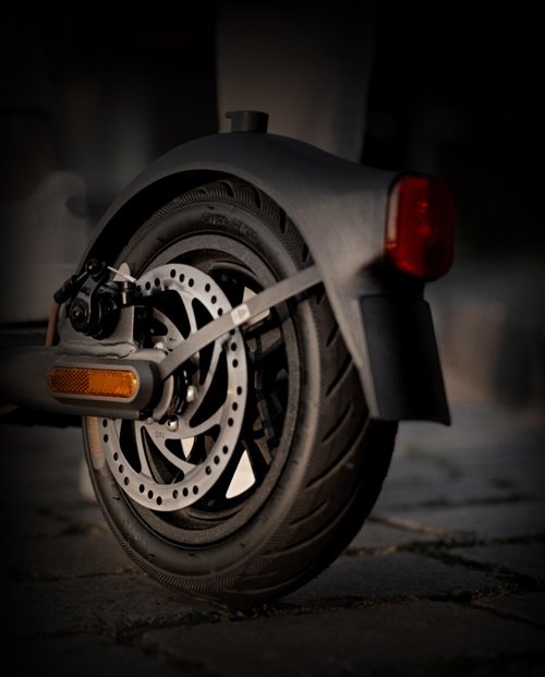 Scooter Rear Fender Assembly with Hook&Taillight Integrated Compatible with Ninebot by Segway F2 / F2 Pro / F2 Plus Kickscooter Rear Mudguard Support Bracket F2 Series Fender Original Accessories