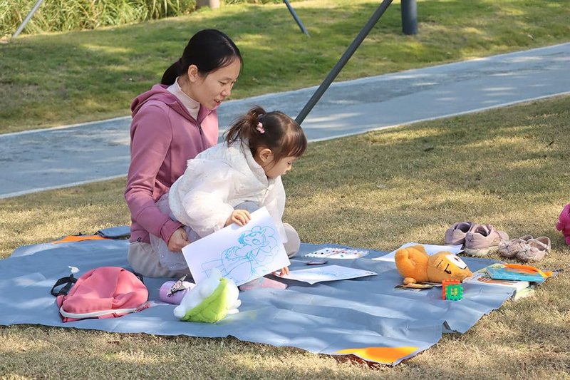 Orga'Neat Pocket Picnic Blanket, Beach Mat Waterproof Sandproof, Compact Lightweight Small Tarp for Camping, Hiking, Backpacking, Festival, Travel, Foldable in Bags (Grey/Orange, 55"x79")