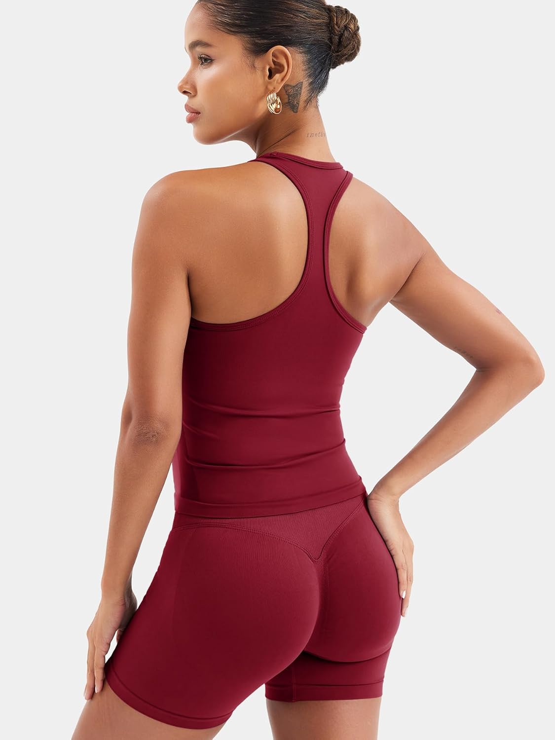 YEOREO Workout Tank Top - Square Neck Sleeveless Camisole for Women | Seamless Racerback Yoga Shirt