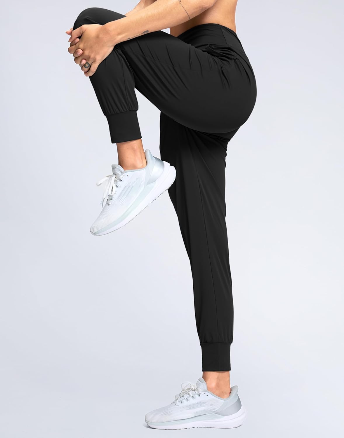 SANTINY Women's Joggers - Lightweight High Waisted Athletic Pants with Pockets for Yoga & Travel