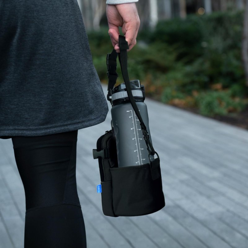 Xxerciz Water Bottle Carrier Bag with Phone Pocket Crossbody Sports Water Bottle Sling Pouch Holder with Adjustable Shoulder Strap, Universal Water Bottle Accessories for Walking Hiking (Black)