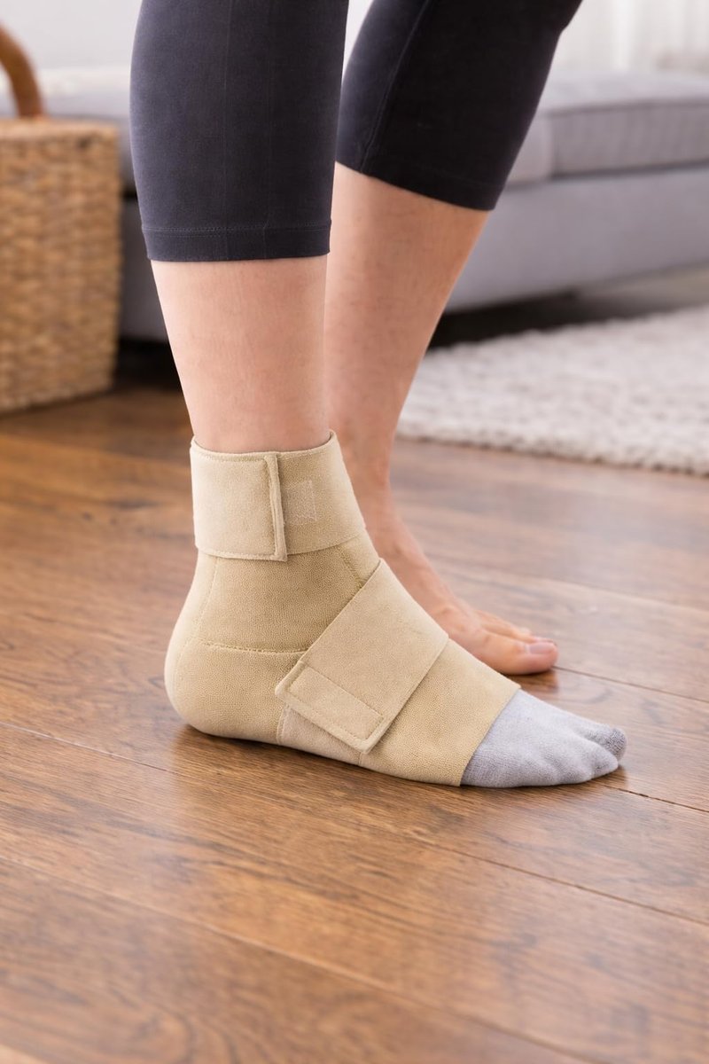 CircAid JuxtaFit Premium Interlocking Closed Heel Ankle Foot Wrap with Adjustable Compression Support,Beige,Large