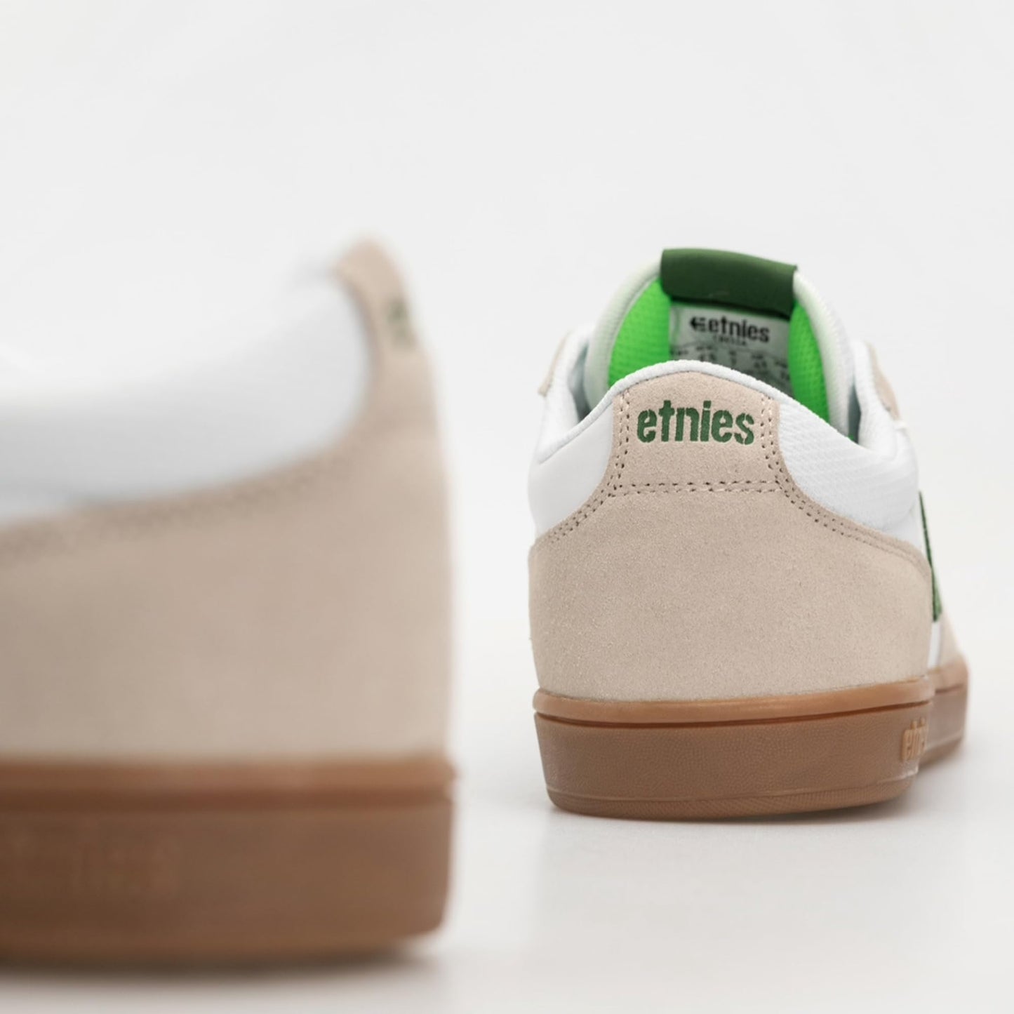 Etnies Cresta – Classic Silhoutte and Force Shield Reinforced Upper for a Durable, Stylish Shoe - White/Green/Gum - 7