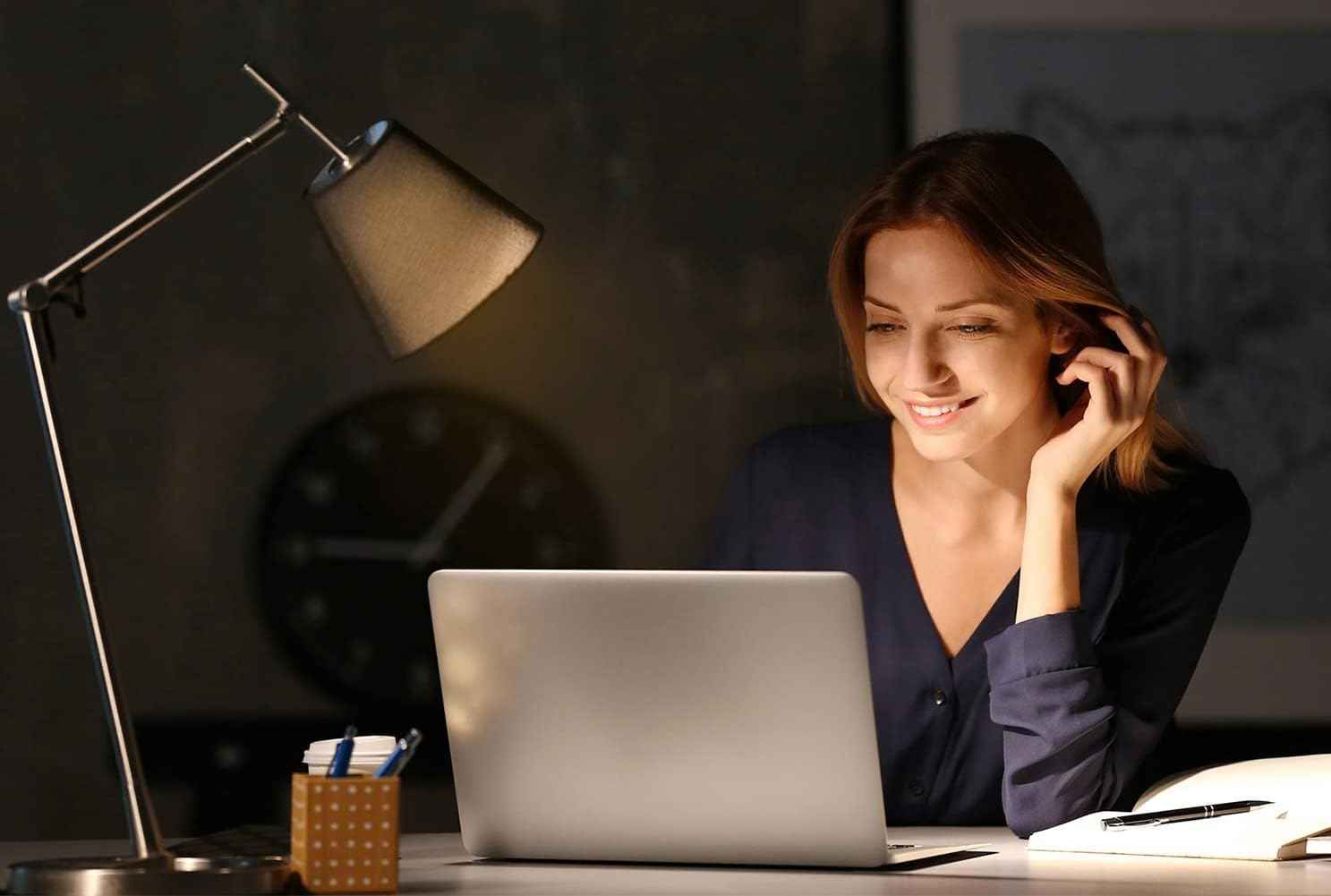 Full Spectrum Light Bulb, 5000K Natural Sunlight Bulb for Home, Dimmable LED Light Bulbs, 11W Equivalent 100W, A19 E26, Boosts Mood & Energy, 3 Pack