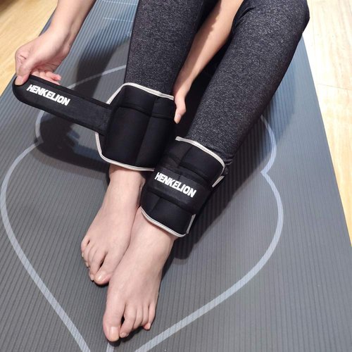 Henkelion 1 Pair 10 Lbs Adjustable Ankle Weights For Women Men Kids, Strength Training Wrist And Ankle Weights Set For Gym, Fitness Workout, Running, Lifting Exercise Leg Weights - each 5 Lbs Black