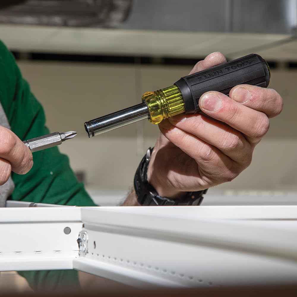 Klein Tools 80040 Layout Tool Kit with Tape Measure, Magnetic Torpedo Level and Magnetic Multi-Bit Screwdriver, 3-Piece