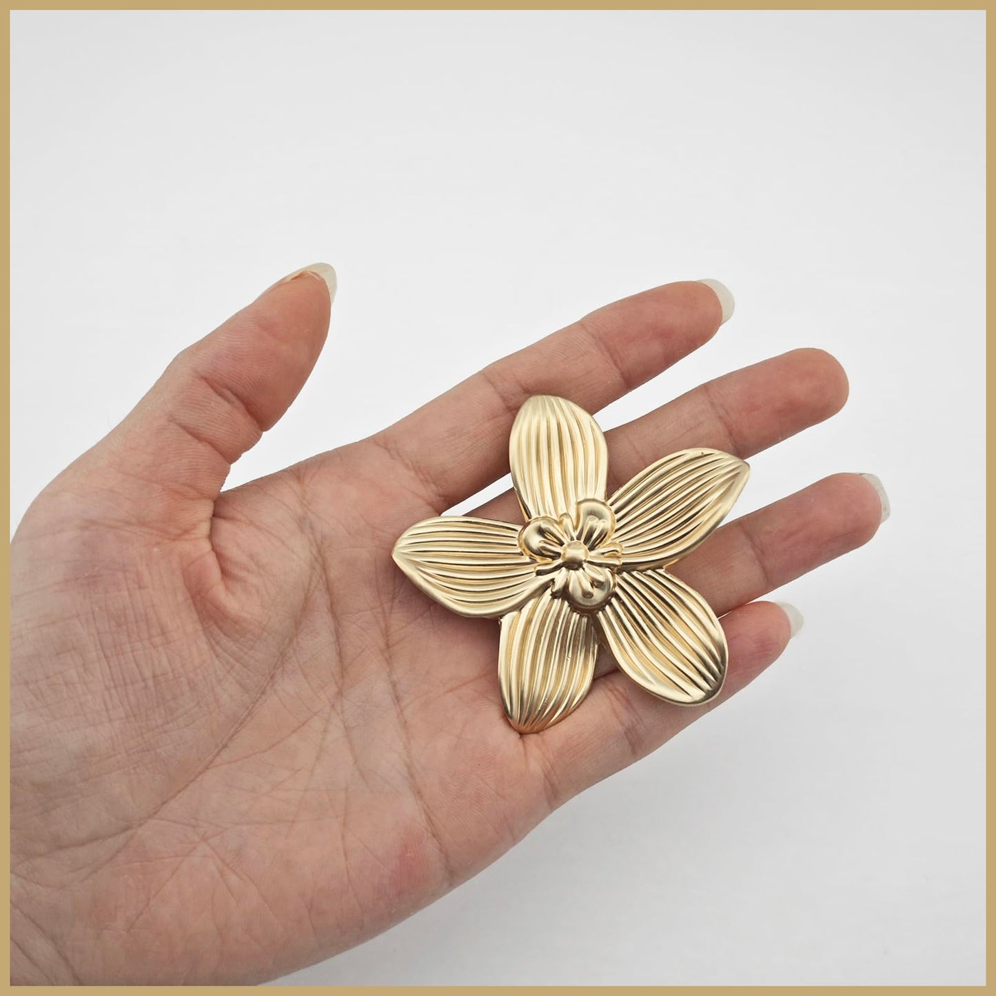 YEMCHI 2 Pack Gold Flower Knobs for Dresser Drawers, 2.36 inch Brushed Gold Cabinet Door Handles, Kitchen Cabinet Pulls for Drawer, Vanity Knobs of Bathroom Decoration Furniture Hardware (2 Flower)