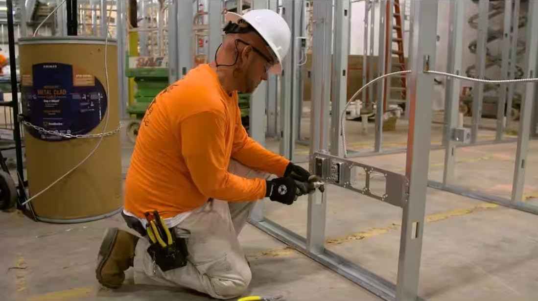 Southwire #56482114 8 ft, 12/2 Solid CU MC (Metal Clad) Armorlite Modular Assembly Quick Cable Whip