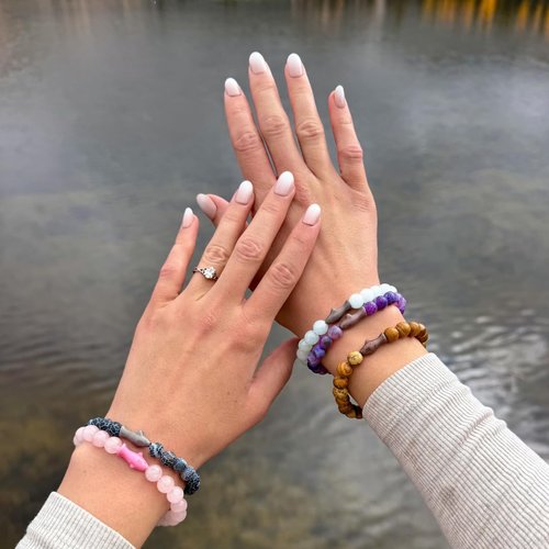 Fahlo Shark Tracking Bracelet – Track a Real Shark’s Journey – Supports Wildlife Conservation – Elastic, One Size Fits Most – on Interactive Mobile App Map – Unisex Ocean Conservation Gift (Coral Reef Pink)