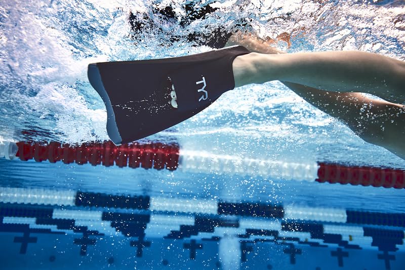 TYR Crossblade Fins 2.0 Short Blade Durable Natural Rubber Swim Flippers - Black/Red, Medium
