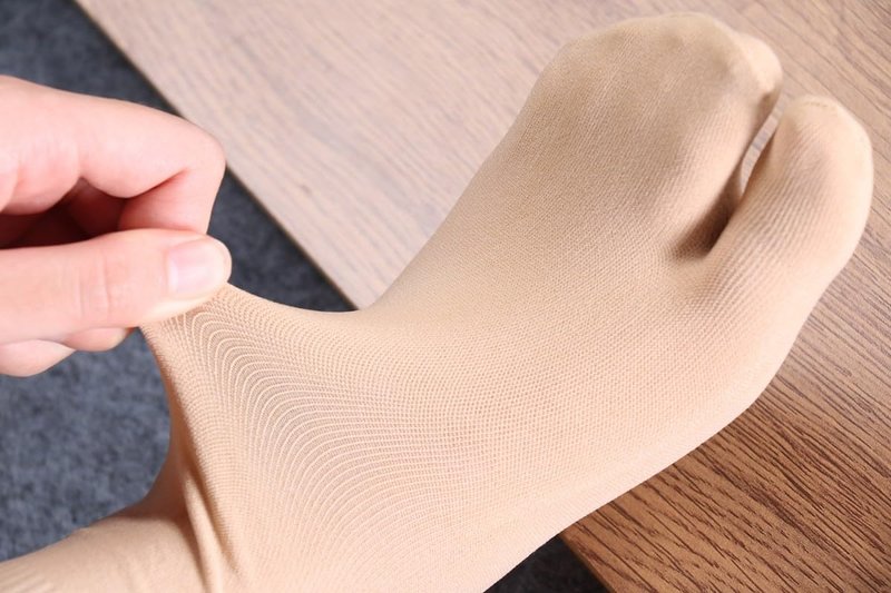SUNTRADE 3 Pair Women Japan Tabi Socks, Split 2 Toe Sandals Thin Breathable Crew Ankle Socks for Athletic Summer Run Spring (US, Alpha, One Size, Regular, Regular, Beige)