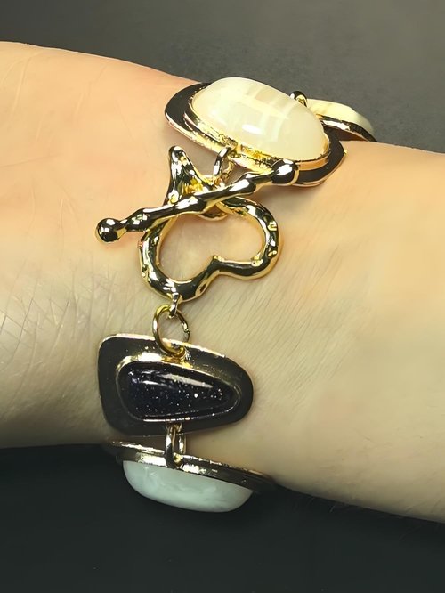 FTWIND Compatible for Fitbit Versa 3/4 Sense 2 Bracelet Band Women, Golden heart-shaped buckle, Stylish Toggle Clasp Link Replacement Bands, Stone-Inlaid Jewelry Wristband, Cupid's arrow, Chain Strap