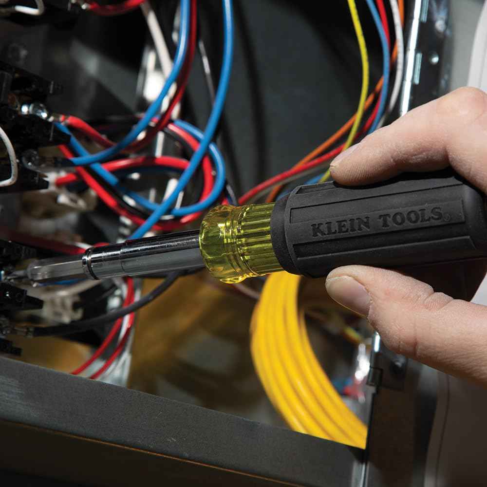 Klein Tools 80040 Layout Tool Kit with Tape Measure, Magnetic Torpedo Level and Magnetic Multi-Bit Screwdriver, 3-Piece