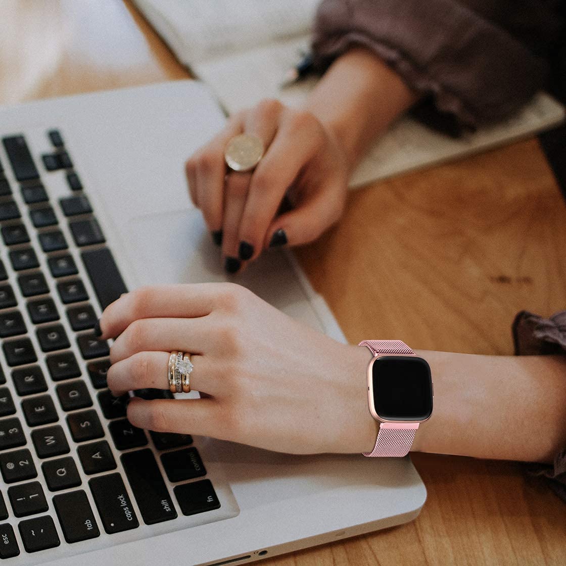 ZWGKKYGYH Compatible with Fitbit Versa and Versa 2 Bands for Women Men, Rose Gold Stainless Steel Metal Mesh Magnetic Band Bracelet Strap Replacement for Fitbit Versa/Versa Lite SE, Small