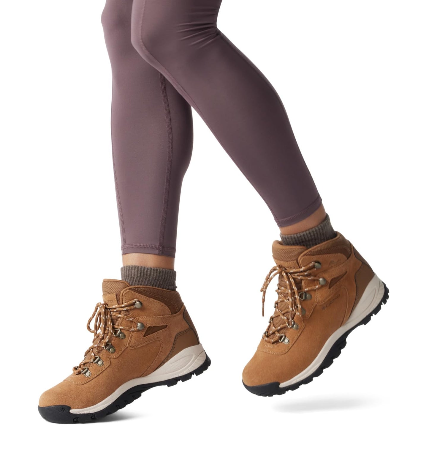 Columbia Womens Newton Ridge Plus Waterproof Amped, Elk/Dark Stone, 7 Wide