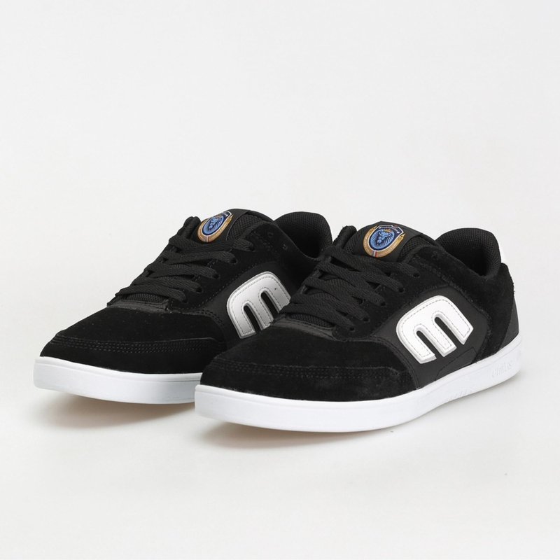 Etnies The Aurelien – Contemporary Athletic Skate Look, Reinforced Build, Michelin Outsole 3 x More Durable - Black/White - 10.5