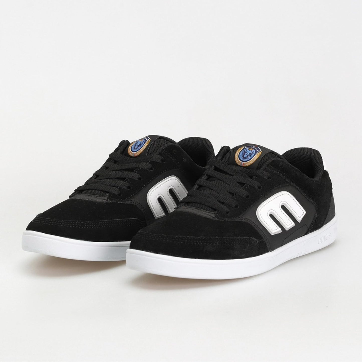 Etnies The Aurelien – Contemporary Athletic Skate Look, Reinforced Build, Michelin Outsole 3 x More Durable - Black/White - 11.5