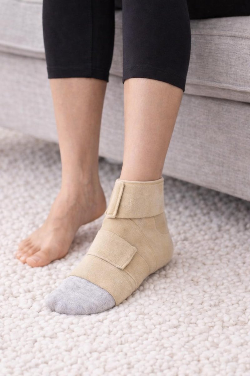CircAid JuxtaFit Premium Interlocking Closed Heel Ankle Foot Wrap with Adjustable Compression Support,Beige,Large