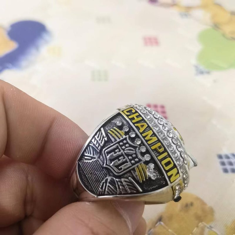 guancrown 2024 Fantasy Football Championship Trophy Ring Award Prize Sports Winner FFL Champion Ring (size 8, ring with stand)