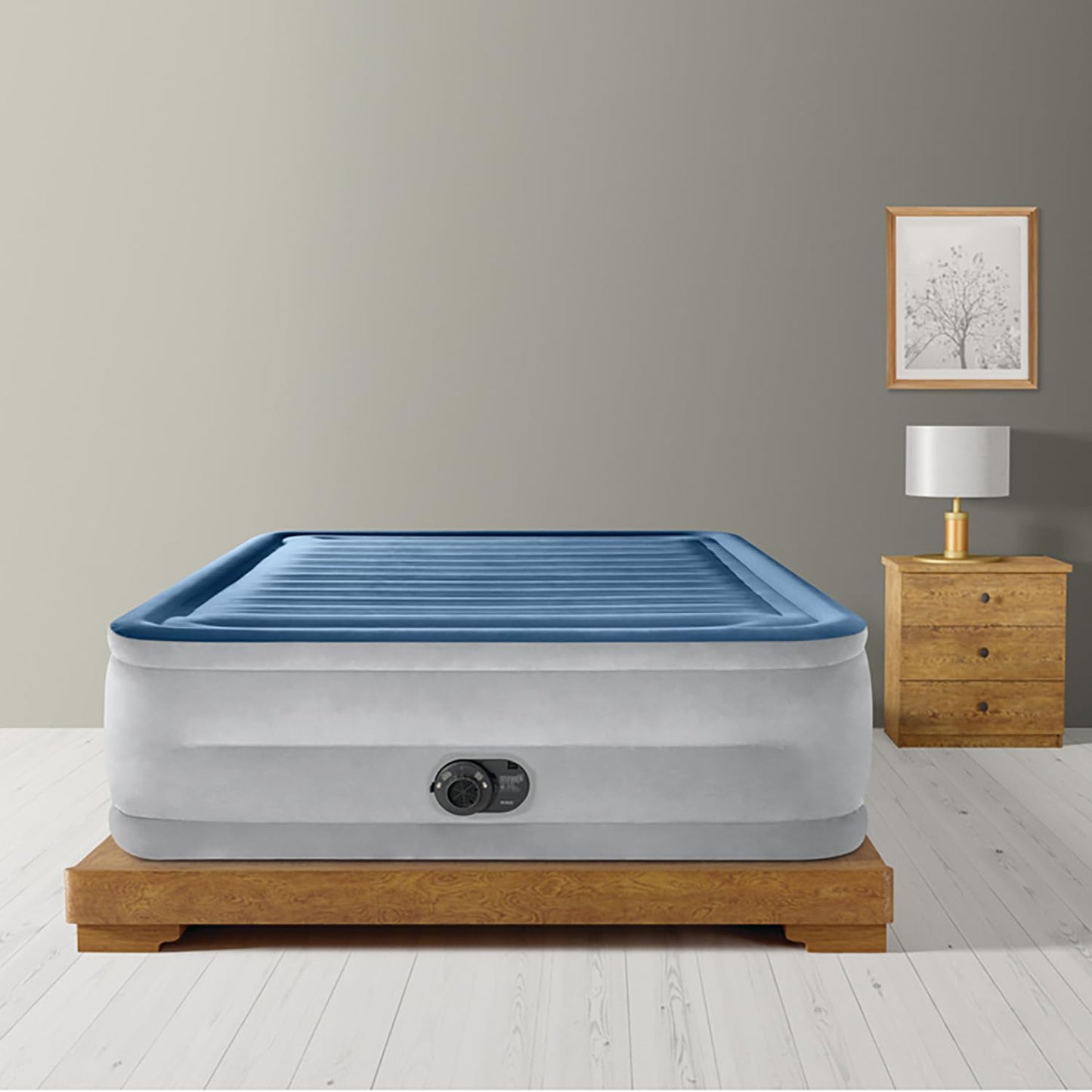 Intex Dura-Beam Deluxe Comfort-Plush Air Mattress - 22" Queen Airbed